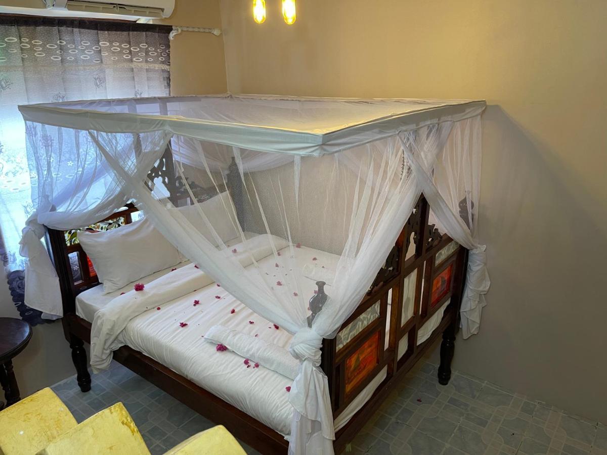 Bottoms Up Hostel Zanzibar Exterior photo