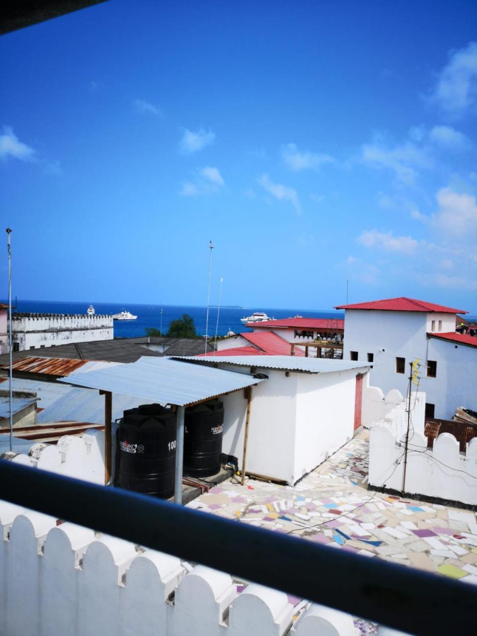 Bottoms Up Hostel Zanzibar Exterior photo