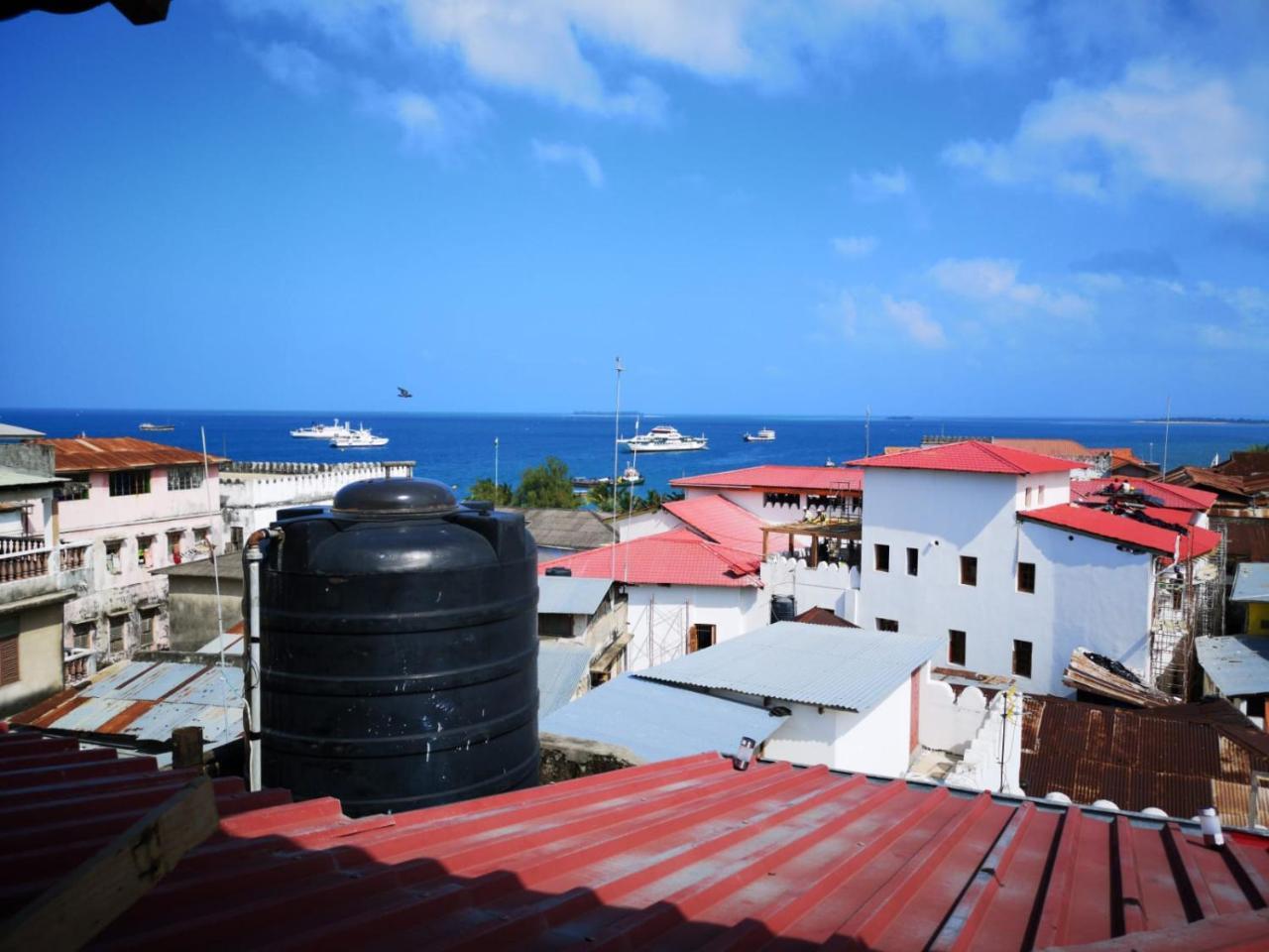 Bottoms Up Hostel Zanzibar Exterior photo